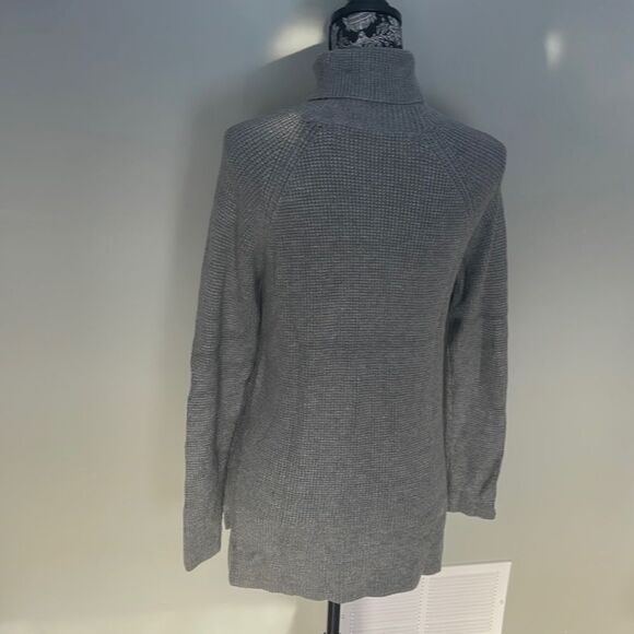 New Kensie Grey Knitted Sweater - Picture 3 of 3